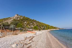 Elegance Villa: Classy Paradise w a private beach