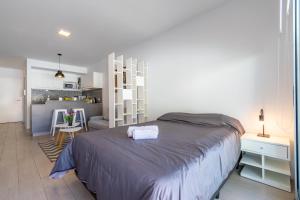 Rawson Park a media cuadra del Hospital Italiano by Debarrio Aparts