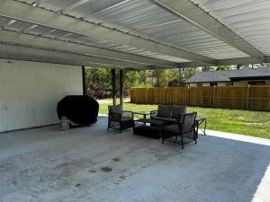 Stylishly Remodeled 2-Bedroom home in Orangefield