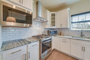 Remote Work-Friendly Meadowville Landing Getaway