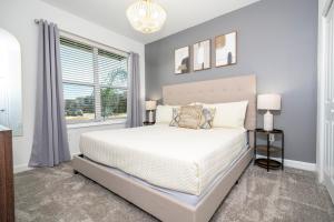 Stunning 5Bd w Pool Close to Disney at Champions Gate 8956