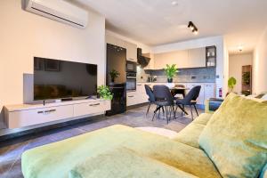 Garden View 9 - Two Bedroom Apartment