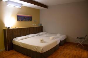 Classic Triple Room room in Capodichino International Hotel