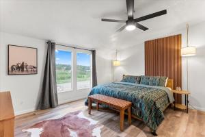 Starlight Horizon 2 Cabins JK - Pet-Friendly Texas Hill Country Cabins Near Canyon Lake - Pool, Stargazing, Sleeps 16