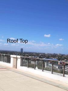 Modern style 2BR Condo Good for 6 Packs Near NAIA