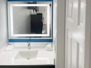 Quadruple Room room in Motel 6-Morro Bay CA