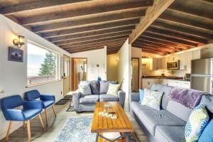 Ocean-View Oregon Coast Vacation Rental with Deck
