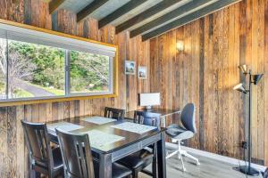 Ocean-View Oregon Coast Vacation Rental with Deck