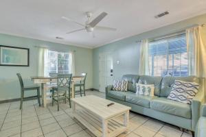 Gem by the Beach Unit A Walk to Beach, Shops, Bars