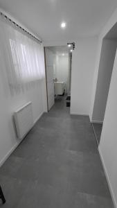 Appartements Bel appartement F2 entierement renove : photos des chambres