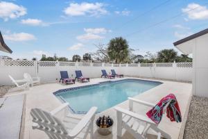 Cozy inland home with backyard and steps to shopping - Ubytování bez kategorie ve městě Marco Island