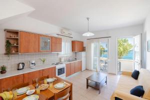 ALBATROS SUITE STEGNA BEACH