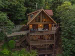 Dreamy Mountain Getaway~Hot Tub~Old Oak Lodge