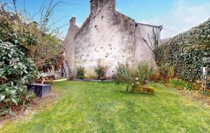 1 Bedroom Stunning Apartment In Melrand