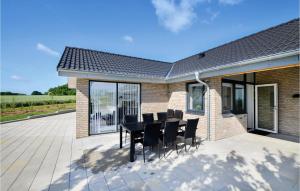 Three-Bedroom Holiday Home In Sydals