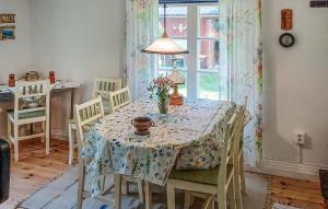 2 Bedroom Cozy Home In Kisa