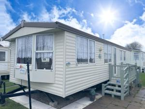 Walshs Holiday Park - Sapphire - Coastal Caravan Breaks