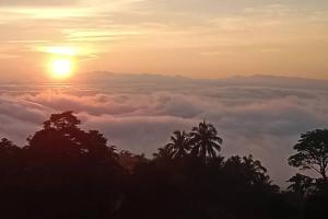 Overlooking Vacation house by Magayon Viewpoint