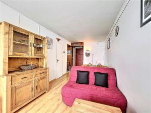 Appartements Appartement lumineux · Ski aux pieds · Centre station · Pres des commerces et ESF - FR-1-267-277 : photos des chambres