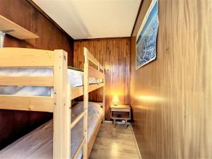 Appartements Appartement lumineux · Ski aux pieds · Centre station · Pres des commerces et ESF - FR-1-267-277 : photos des chambres