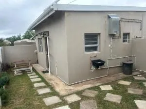 24 on Elizabeth - Macleantown