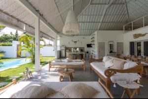 Spacious 3br villa, 5min Batu Belig Beach