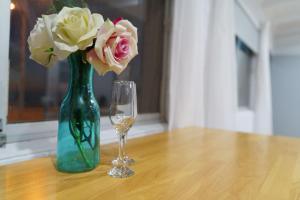 OCEA84 - Quinns Beach Shack: Ocean Views
