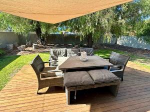 Barefoot Beach Cottage