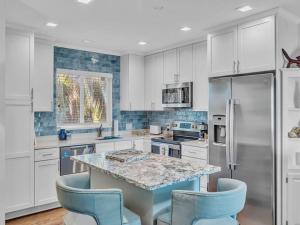 Ocean Potion NEW 1B 2B 3Balconies Ocean View