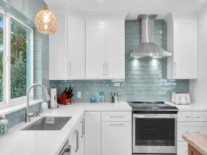 Atlantic Escape 2B 3Ba Views, Pool, Balcony