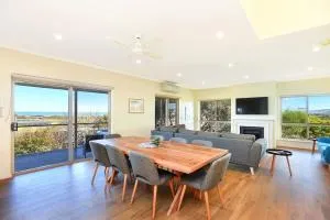 4 Estick Street - BYO Linen - Wi-Fi - Ocean Views - Family - Goolwa South