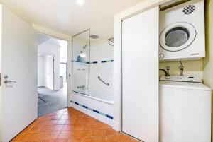 Breezy Harbourfront Resort Escape with Tropical Pool