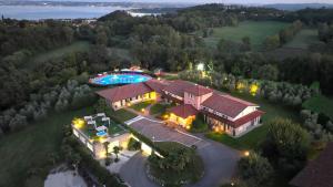 Gardahill Agriturismo Elegantes Landhaus mit Pool und Panoramablick auf den Gardasee