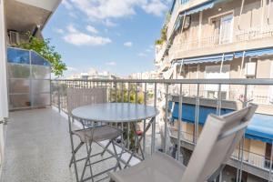 Modern Family Apartment wBalcony near Acropolis