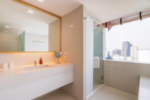 VELA Dhi GLOW Pratunam