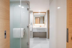 VELA Dhi GLOW Pratunam