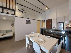 IHomes33 EST Bangsar KL Sentral LRT 4-7 Pax, IH11