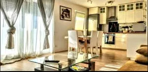 Bright 2-BedRm 2-BathRm, by ICM Exhibition Center, direct Metro-SBahn or drive 15 min to City Center, free Parking, Balcony - Kirchheim