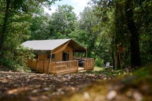 Tentes de luxe Glamping Les Eyzies : photos des chambres