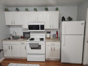 Entire 2-BED Private Apt - EWRNYCOUTLET MALL