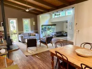 Cockatoo Rainforest Escape - Macclesfield