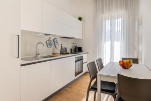 New Elegant 2 bedroom Apt. near Parco 2 Giugno