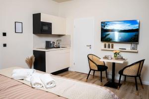 Angelinas Service Apartment 4
