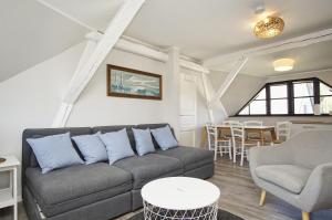 nah am Meer, ruhige Lage, gratis Nutzung vom AHOI Erlebnisbad und Sauna in Sellin - Haus Büdnerstube FeWo 4