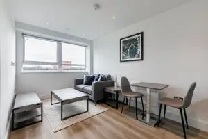 Bright and Modern Studio Apartment in East Grinstead - 菲尔布里奇