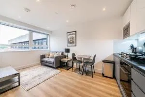 Lovely Bright Studio Apartment in Central East Grinstead - 菲尔布里奇