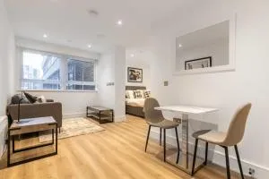 Modern and Stylish Studio Apartment in East Grinstead - 菲尔布里奇