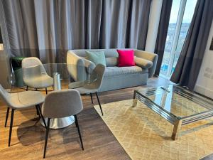 Phoenix 2 Bedroom Apartment in london