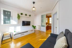 Balcony of the Wall I 1min to avilas ALCAZAR