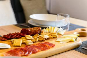 Balcony of the Wall I 1min to avilas ALCAZAR